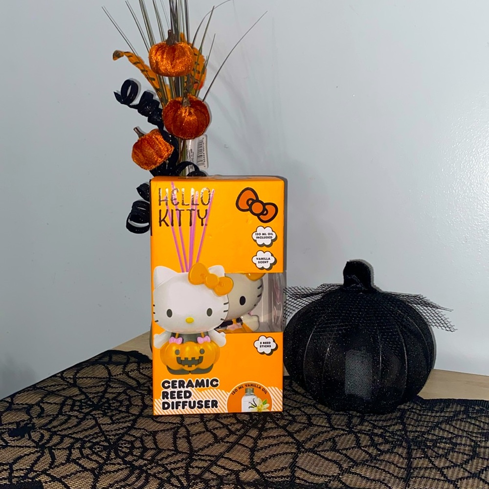 Hello Kitty Jack-O’-Lantern Costume Halloween Ceramic Diffuser NWT